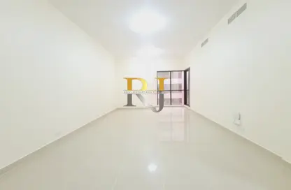 Apartment - 2 Bedrooms - 2 Bathrooms for rent in Golden Sands 9 - Mankhool - Bur Dubai - Dubai