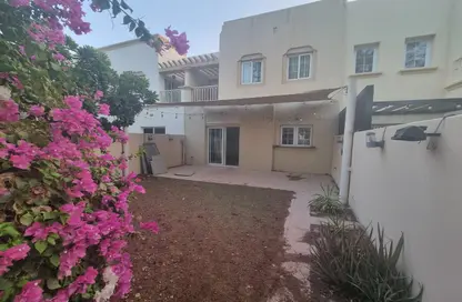 Villa - 2 Bedrooms - 3 Bathrooms for rent in Springs 12 - The Springs - Dubai