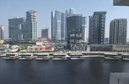 شقة - 2 غرف نوم - 3 حمامات للايجار في ووترز ايدج - الخليج التجاري - دبي