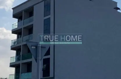 عمارة بالكامل - استوديو - 8 حمامات للبيع في تجارية مويلح - الشارقة