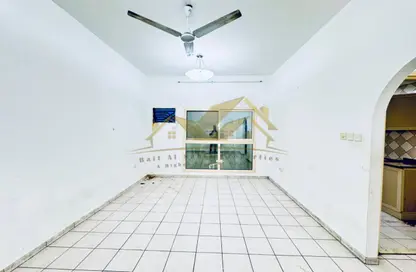 شقة - 2 غرف نوم - 2 حمامات للايجار في الحمرية -1 - الحمرية - بر دبي - دبي