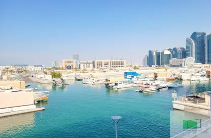 شقة - 2 غرف نوم - 3 حمامات للايجار في المراسي - البطين - أبوظبي