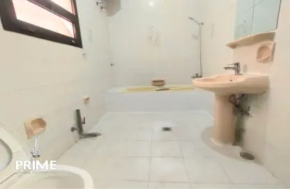 Bathroom image for: Apartment - 1 Bedroom - 1 Bathroom for rent in Al Wahda Street - Al Wahda - Abu Dhabi, Image 1
