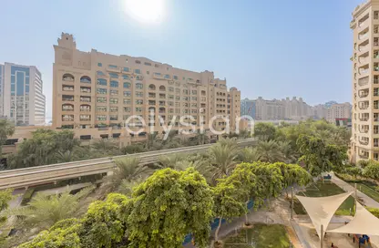 Apartment - 1 Bedroom - 2 Bathrooms for rent in Al Tamr - Shoreline Apartments - Palm Jumeirah - Dubai