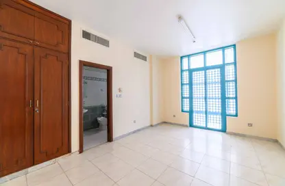 Empty Room image for: Apartment - 3 Bedrooms - 3 Bathrooms for rent in Central District - Al Ain, Image 1