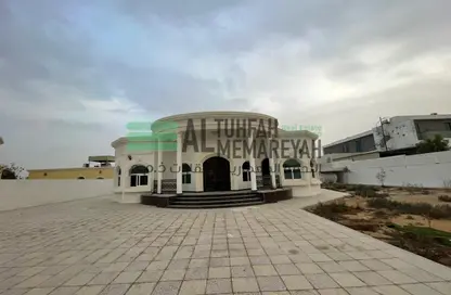 Villa - 2 Bedrooms - 4 Bathrooms for sale in Al Nouf 2 - Al Nouf - Sharjah