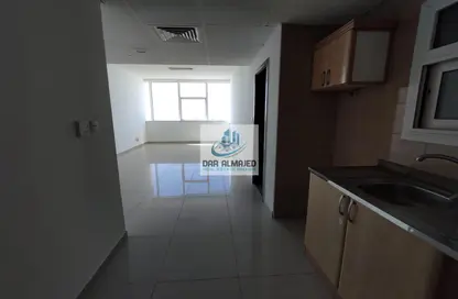 Apartment - 1 Bathroom for rent in Al Nahda Complex - Al Nahda - Sharjah