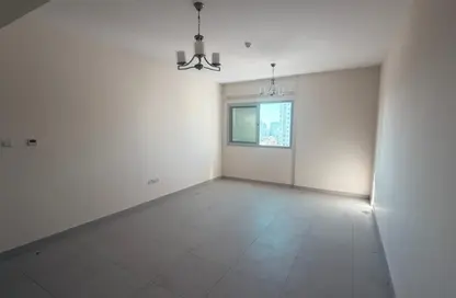 شقة - غرفة نوم - 2 حمامات للايجار في مساكن كورنيش عجمان - طريق كورنيش عجمان - عجمان