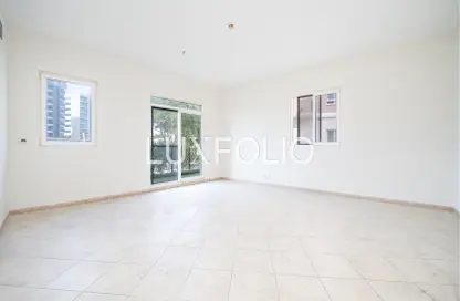 Apartment - 3 Bedrooms - 4 Bathrooms for sale in Abbey Crescent 2 - Abbey Crescent - Motor City - Dubai