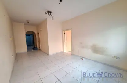 شقة - غرفة نوم - 2 حمامات للايجار في الحمرية - بر دبي - دبي
