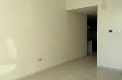 Apartment - Studio - 1 Bathroom for rent in Royal Residence 1 - Royal Residence - Dubai Sports City - Dubai
