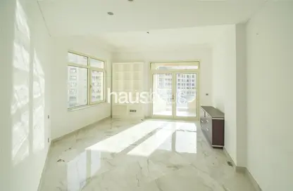 Apartment - 2 Bedrooms - 3 Bathrooms for rent in Jash Hamad - Shoreline Apartments - Palm Jumeirah - Dubai