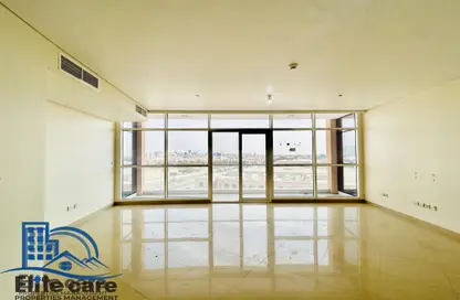 Apartment - 3 Bedrooms - 4 Bathrooms for rent in United Square - Al Khalidiya - Abu Dhabi