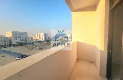 شقة - غرفة نوم - 2 حمامات للايجار في الزاهية - تجارية مويلح - الشارقة