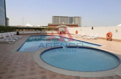 Pool image for: Apartment - 3 Bedrooms - 4 Bathrooms for rent in Zeenah Building - Port Saeed - Deira - Dubai, Image 1
