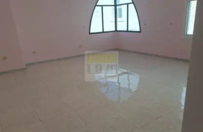 فيلا - 4 غرف نوم - 5 حمامات للايجار في المشرف - أبوظبي