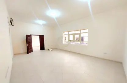 Villa - 4 Bedrooms - 5 Bathrooms for rent in Al Nayfa - Al Hili - Al Ain