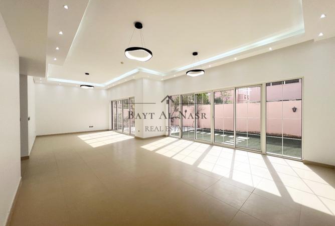 Villa - 4 Bedrooms - 5 Bathrooms for rent in Nad Al Sheba Villas - Nad Al Sheba 3 - Nad Al Sheba - Dubai