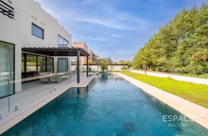 فيلا - 6 غرف نوم - 7 حمامات للبيع في حتان 1 - حتان - البحيرات - دبي