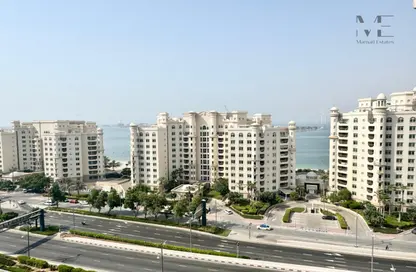 Apartment - 3 Bedrooms - 4 Bathrooms for rent in Al Khushkar - Shoreline Apartments - Palm Jumeirah - Dubai