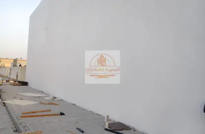 مستودع - استوديو - 6 حمامات للبيع في الصجعة الصناعية - آلصجعه - الشارقة