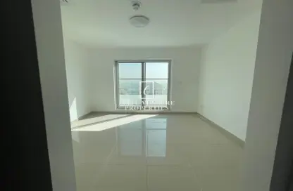 شقة - 2 غرف نوم - 3 حمامات للايجار في مرتفعات الصقر - مدينة دبي الرياضية - دبي