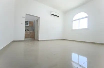 شقة - 1 حمام للايجار في مركز محمد بن زايد - مدينة محمد بن زايد - أبوظبي