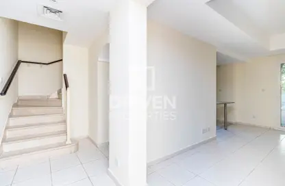 Villa - 2 Bedrooms - 4 Bathrooms for rent in Springs 3 - The Springs - Dubai