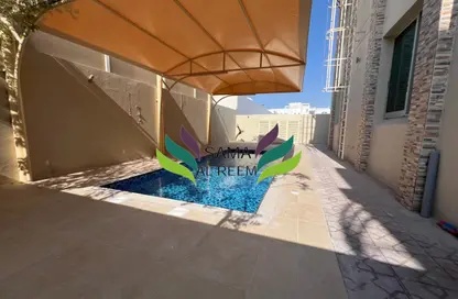 Villa - 5 Bedrooms - 4 Bathrooms for rent in Al Manara - Dubai