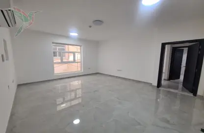 شقة - غرفة نوم - 2 حمامات للايجار في الخريس - الجيمي - العين
