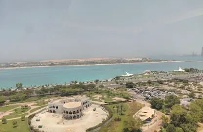 Apartment - 4 Bedrooms - 4 Bathrooms for rent in Silver Tower - Corniche Road - Abu Dhabi