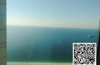 شقة - 2 غرف نوم - 4 حمامات للايجار في برج الكورنيش - طريق كورنيش عجمان - عجمان