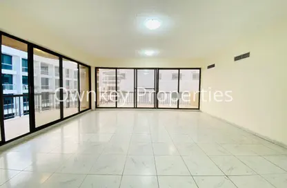 Apartment - 3 Bedrooms - 2 Bathrooms for rent in Golden Sands 1 - Mankhool - Bur Dubai - Dubai
