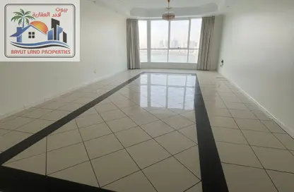 Apartment - 3 Bedrooms - 4 Bathrooms for rent in Business Tower - Al Majaz 2 - Al Majaz - Sharjah