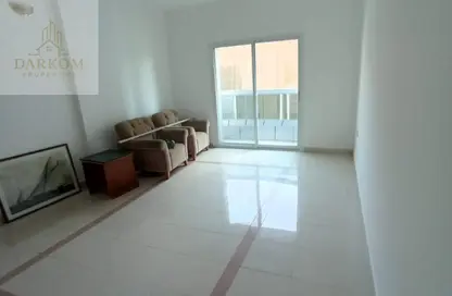 شقة - 2 غرف نوم - 3 حمامات للايجار في برج الكورنيش - الرميلة - عجمان