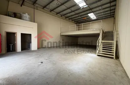 Warehouse - Studio - 1 Bathroom for rent in Al Sajaa - Sharjah