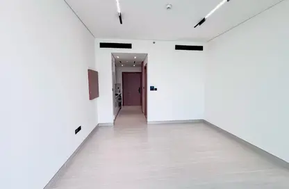 شقة - 1 حمام للايجار في بن غاطي أزور - منطقة 16 - قرية جميرا الدائرية - دبي