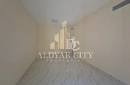 شقة - غرفة نوم - 2 حمامات للايجار في عمارة عزير - 3  الروضة - الروضة - عجمان