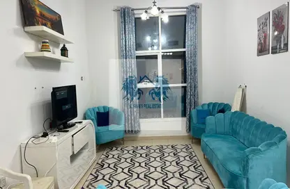 شقة - غرفة نوم - 2 حمامات للايجار في كورنيش عجمان - عجمان
