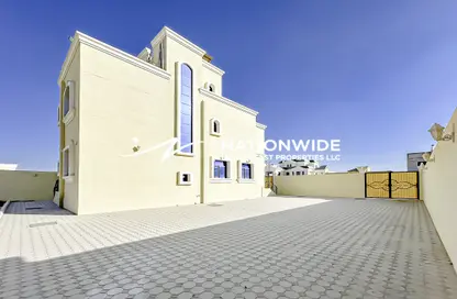 فيلا - 5 غرف نوم - 5 حمامات للبيع في مدينة الرياض - أبوظبي