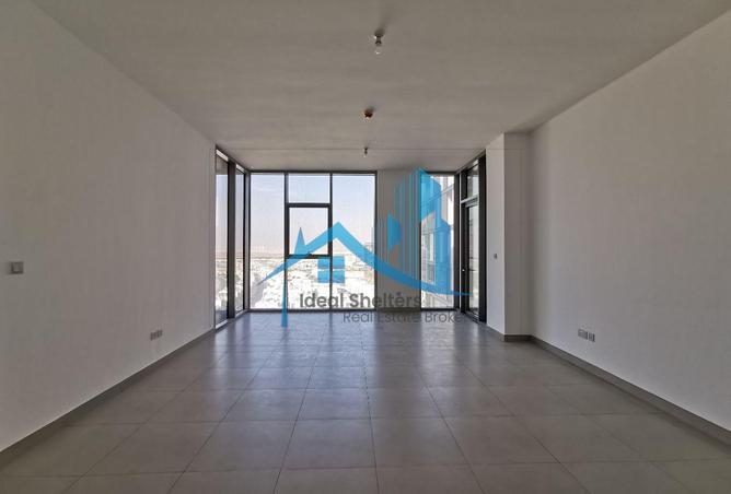 Ready to move 2bhk with pool view 3 bathroom