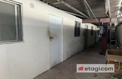 مستودع - استوديو - 4 حمامات للايجار في أم الرمول - دبي