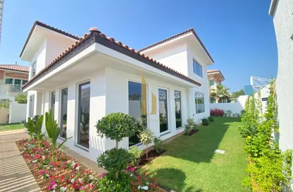 Villa - 5 Bedrooms - 5 Bathrooms for rent in Jumeirah 3 Villas - Jumeirah 3 - Jumeirah - Dubai