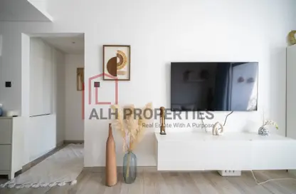 Apartment - 1 Bedroom - 2 Bathrooms for rent in Oxford Residence 2 - Jumeirah Village Circle - Dubai