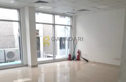 Shop - Studio for rent in Amwaj Building - Al Souk Al Kabeer - Bur Dubai - Dubai