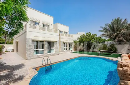 Villa - 4 Bedrooms - 5 Bathrooms for sale in Meadows 2 - Meadows - Dubai