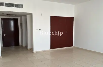 Apartment - Studio - 1 Bathroom for rent in X16 - England Cluster - International City - Dubai