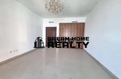 Apartment - 2 Bedrooms - 2 Bathrooms for rent in Palm Tower 3 - Palm Towers - Al Majaz - Sharjah