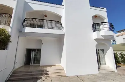 فيلا - 5 غرف نوم - 6 حمامات للايجار في جميرا 2 - جميرا - دبي