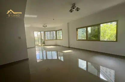 شقة - 3 غرف نوم - 4 حمامات للايجار في المجاز 2 - المجاز - الشارقة